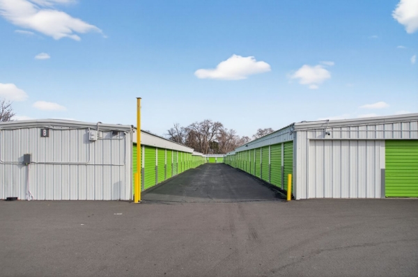 Facility photo: //images.sparefoot.com/medium/2379106994312dc4427.jpg