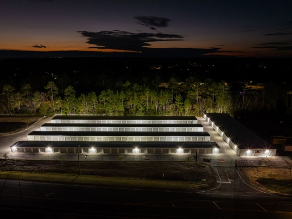 Facility photo: //images.sparefoot.com/medium/2379216875498243a52.jpg