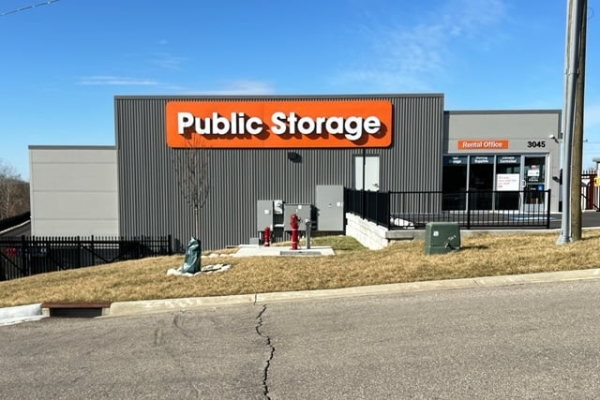 Facility photo: //images.sparefoot.com/medium/2379696a09c95f09e2d.jpg