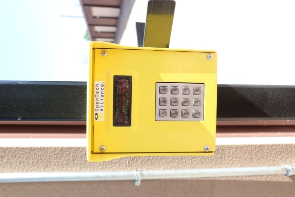 Facility photo: //images.sparefoot.com/medium/237995688380f931218.jpg