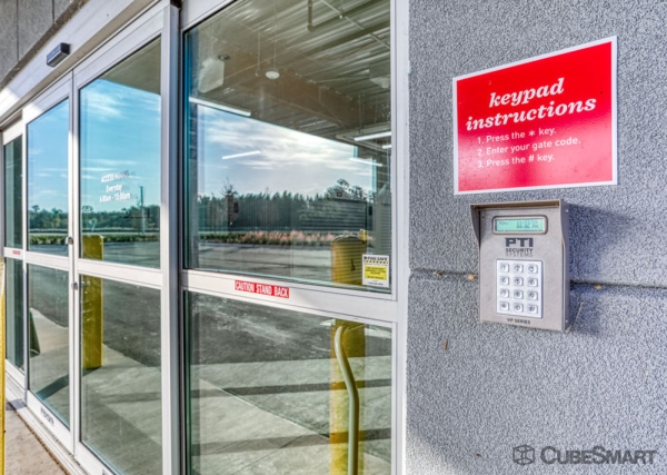 Facility photo: //images.sparefoot.com/medium/2380036883338a3cefb.jpg