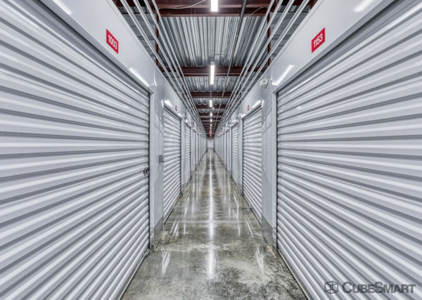 Facility photo: //images.sparefoot.com/medium/2380036a1945bbc49ac.jpg