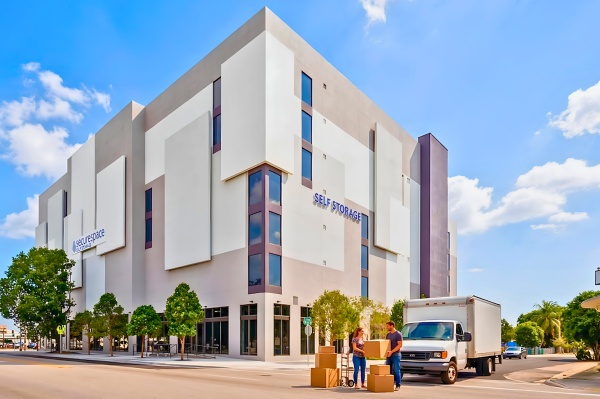 Facility photo: //images.sparefoot.com/medium/2380446a205f8fe1cfd.png