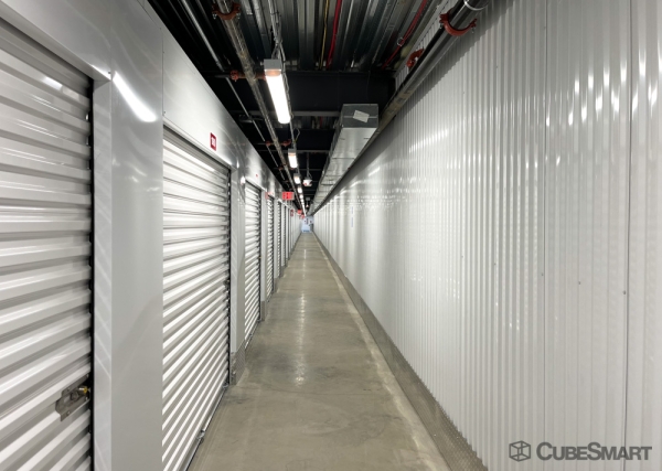 Facility photo: //images.sparefoot.com/medium/238047688b2d3dbe40b.jpg