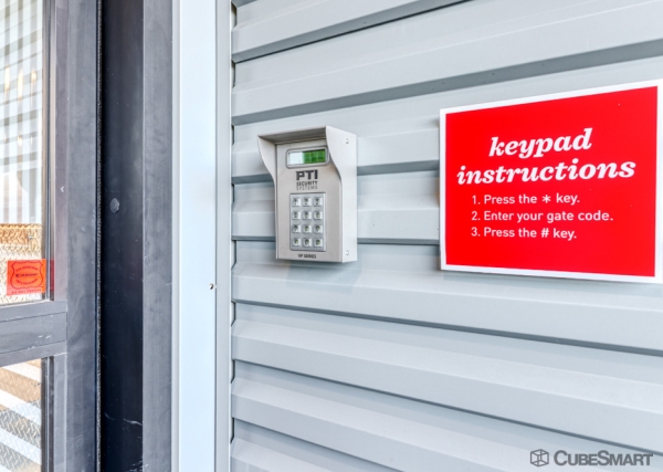 Facility photo: //images.sparefoot.com/medium/23804769de03c51971a.jpg