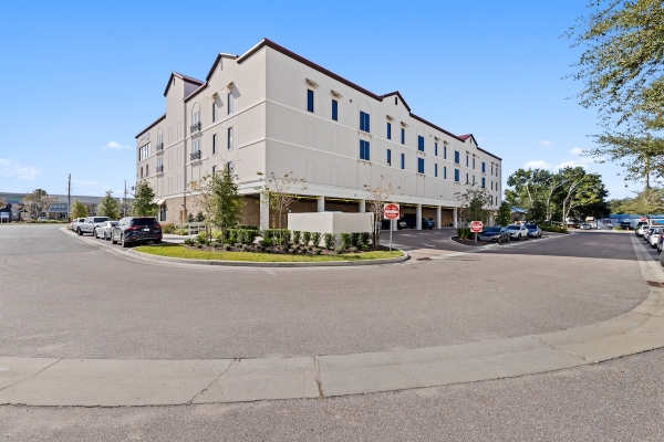 Facility photo: //images.sparefoot.com/medium/23807769544d9bf19f2.jpg