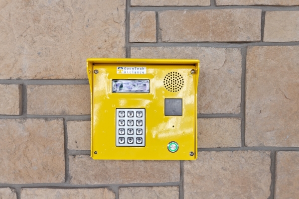 Facility photo: //images.sparefoot.com/medium/23807769544d9f02f66.jpg