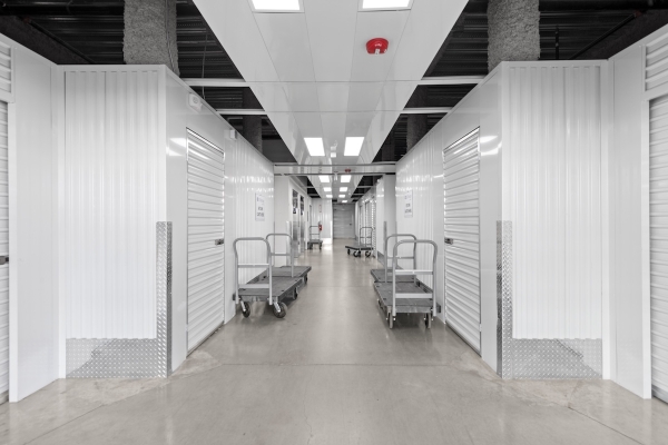 Facility photo: //images.sparefoot.com/medium/23807769544da34880d.jpg