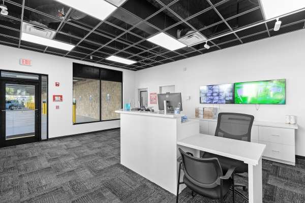 Facility photo: //images.sparefoot.com/medium/23807769544da3f38cc.jpg