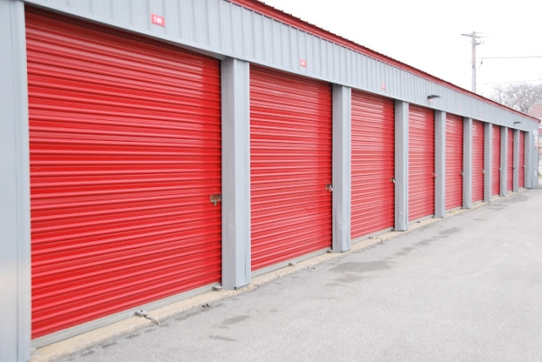 Facility photo: //images.sparefoot.com/medium/238083670428bf9ca40.jpg