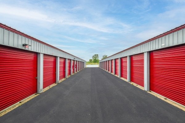 Facility photo: //images.sparefoot.com/medium/2380836862b76de0b29.jpg