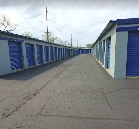 Facility photo: //images.sparefoot.com/medium/238084670429904ed29.jpg