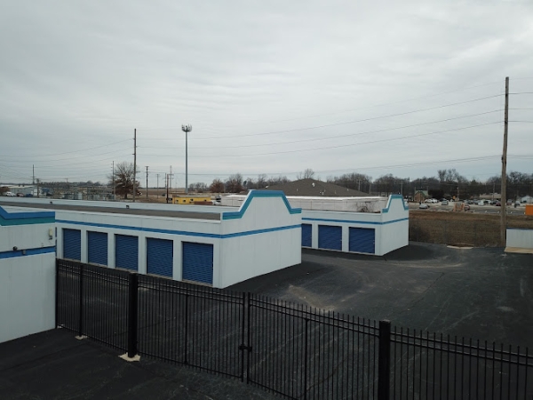 Facility photo: //images.sparefoot.com/medium/23808567042a998e866.jpg
