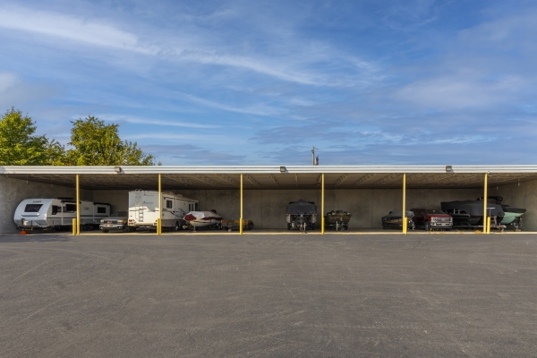 Facility photo: //images.sparefoot.com/medium/2380856914e1bc9b2b8.jpg