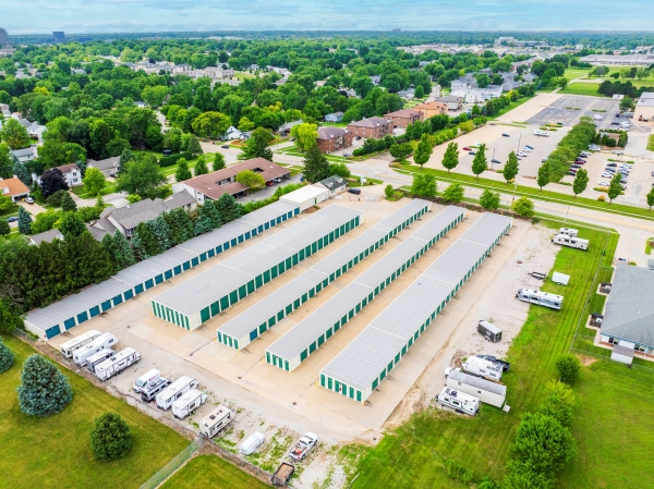 Facility photo: //images.sparefoot.com/medium/238087688928f0d20ff.jpg