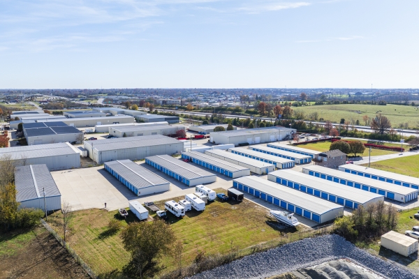 Facility photo: //images.sparefoot.com/medium/23809069668c8152c68.jpg