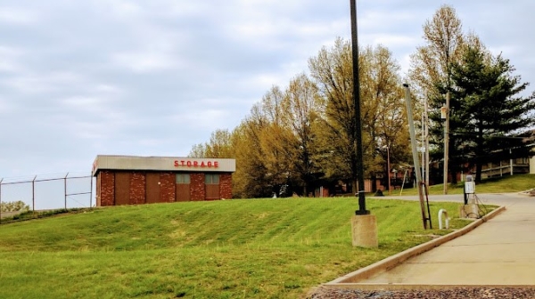 Facility photo: //images.sparefoot.com/medium/238091670433662aa7a.jpg
