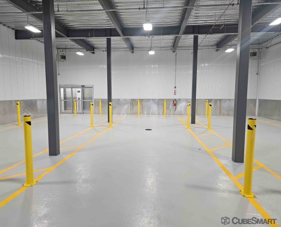 Facility photo: //images.sparefoot.com/medium/2381006880929d9fb06.jpg