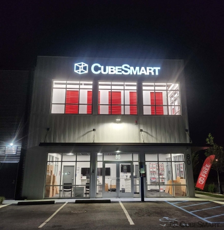 Facility photo: //images.sparefoot.com/medium/238100688092a0c7cc0.jpg