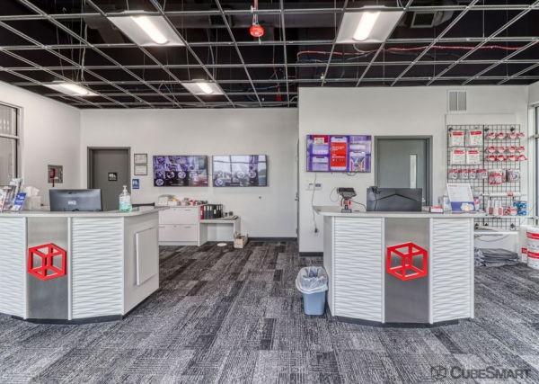 Facility photo: //images.sparefoot.com/medium/2381006a194ff350b27.jpg