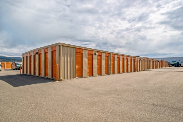 Facility photo: //images.sparefoot.com/medium/2381236893793352a6a.jpg