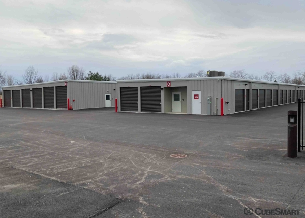 Facility photo: //images.sparefoot.com/medium/238163688c6cc96594d.jpg