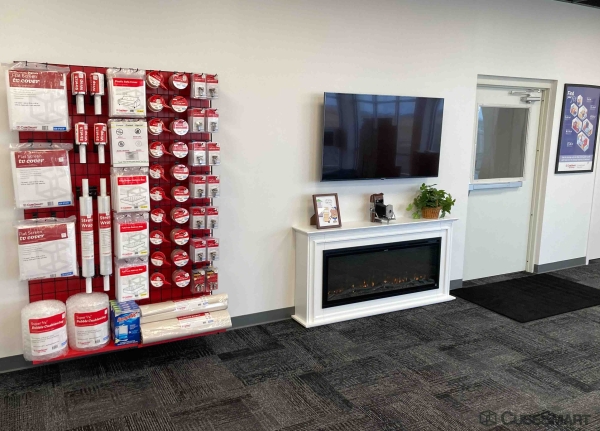 Facility photo: //images.sparefoot.com/medium/23816368905f695b63d.jpg