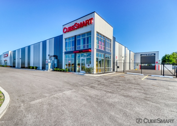Facility photo: //images.sparefoot.com/medium/23816368ca66ce26b94.jpg