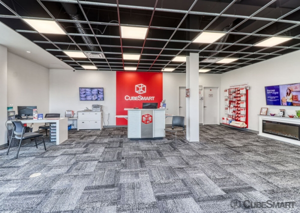 Facility photo: //images.sparefoot.com/medium/238163698d9429aede9.jpg