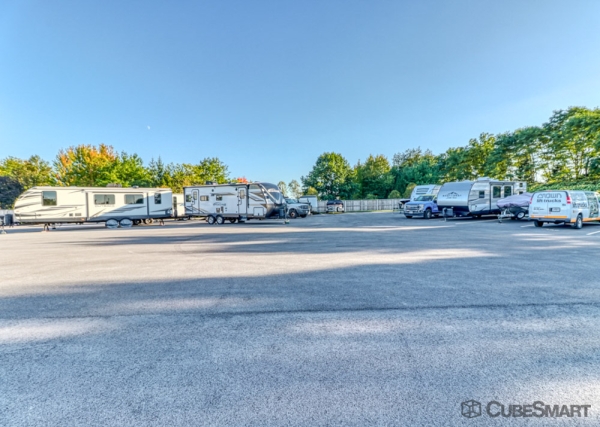 Facility photo: //images.sparefoot.com/medium/23816369fc456828760.jpg