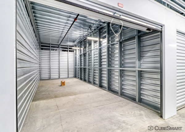 Facility photo: //images.sparefoot.com/medium/2381866a1930b2e9f28.jpg
