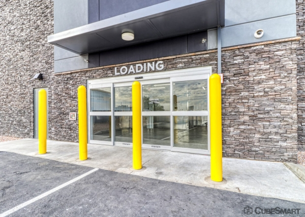 Facility photo: //images.sparefoot.com/medium/2381866a1930b448478.jpg