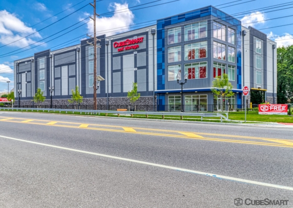 Facility photo: //images.sparefoot.com/medium/2381876985aced0b55c.jpg