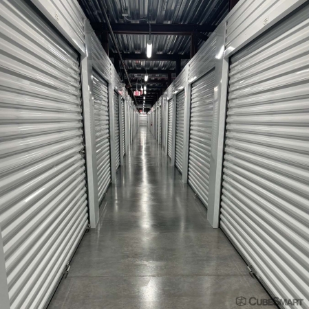 Facility photo: //images.sparefoot.com/medium/238188690326da025d2.jpg