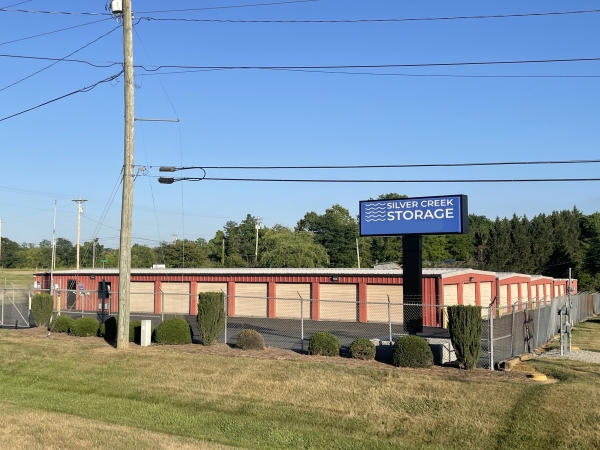 Facility photo: //images.sparefoot.com/medium/2381956a1ef01b9baa8.jpg
