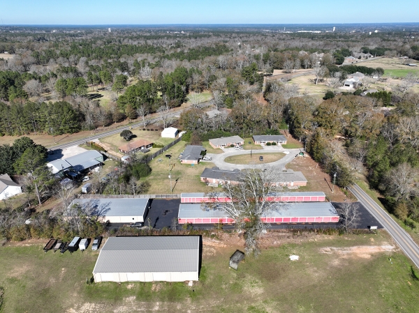 Facility photo: //images.sparefoot.com/medium/23822468f825544e8bc.jpg