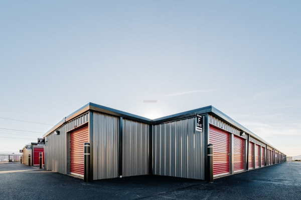 Facility photo: //images.sparefoot.com/medium/2382276882801bd7755.jpg
