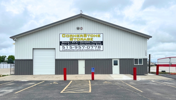 Facility photo: //images.sparefoot.com/medium/23826068c715dcb128c.jpg