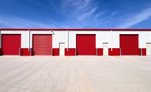 Facility photo: //images.sparefoot.com/medium/23826068c7160cf3b74.jpg