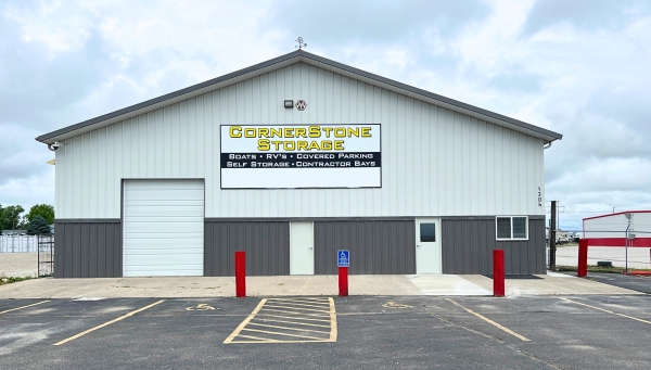 Facility photo: //images.sparefoot.com/medium/23826068c9b7e216f07.jpg