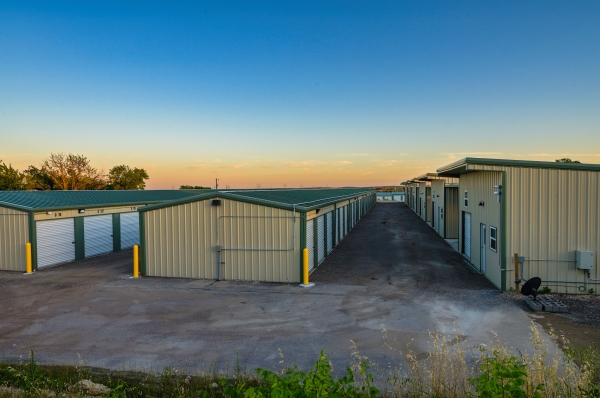 Facility photo: //images.sparefoot.com/medium/2382676877fe0857558.jpg