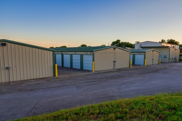 Facility photo: //images.sparefoot.com/medium/2382676877fe10d81a3.jpg