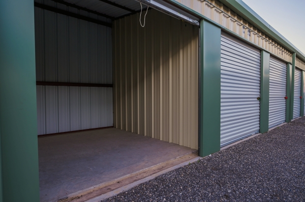 Facility photo: //images.sparefoot.com/medium/2382676877fe24b78e5.jpg