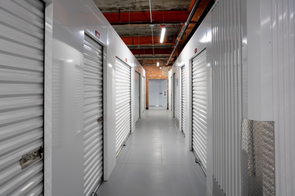Facility photo: //images.sparefoot.com/medium/23830267e19c044686f.jpg