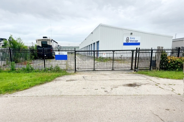 Facility photo: //images.sparefoot.com/medium/238321688136518a2ea.jpg