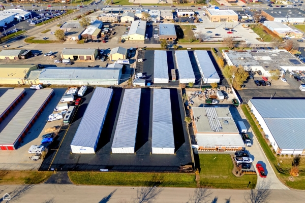 Facility photo: //images.sparefoot.com/medium/238321691f61e363f74.jpg