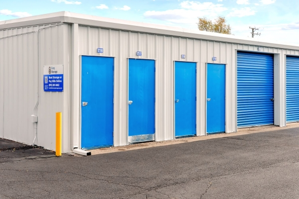 Facility photo: //images.sparefoot.com/medium/238321691f61e7838e0.jpg