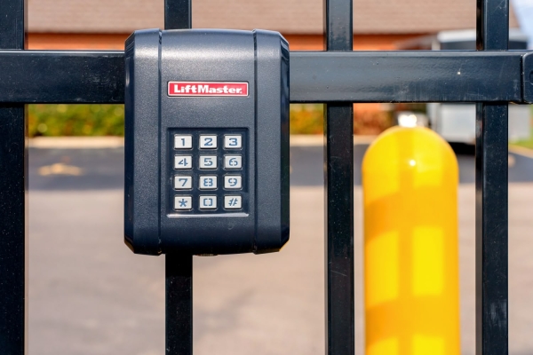 Facility photo: //images.sparefoot.com/medium/238321691f61ea8a7d8.jpg