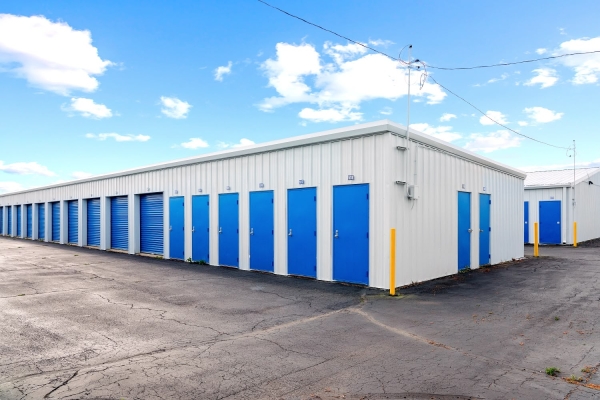 Facility photo: //images.sparefoot.com/medium/238321691f61ee9cd46.jpg