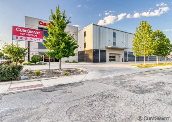 Facility photo: //images.sparefoot.com/medium/23832668c93f01d759c.jpg